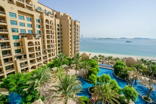 dubai-uae-march-30-located-palm-jumeirah-fairmont-palm-offers-luxurious-accommodation-with-spectacular-views-30-march-2017